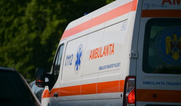 Tragedie în Oradea: copil de doi ani cade de la etajul doi și este internat în stare critică