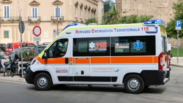 Un român de 50 de ani a murit în parcarea unui supermarket din Italia