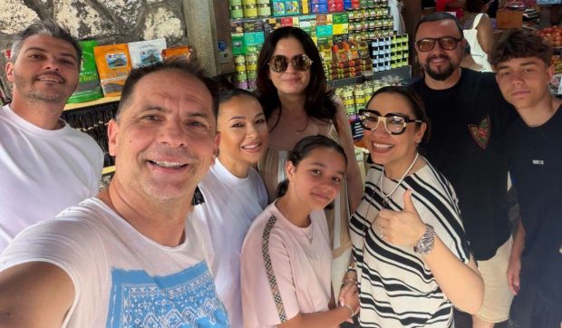 Cum s-a fotografiat Dan Negru în vacanța din Mauritius după ce soția lui, Codruța, a ajuns pe prima pagină în presă