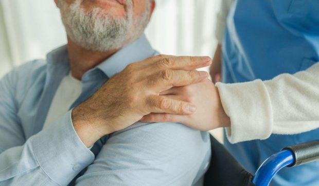 O femeie din Italia pierde moștenirea după ce falsificarea testamentelor a fost demascată de greșeli evidente