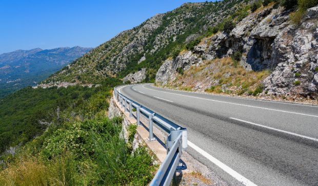 Pericolul de pe cea mai modernă rută spre litoralul din Muntenegru: De ce iau foc mașinile pe autostrada „Prințesa Xenia”