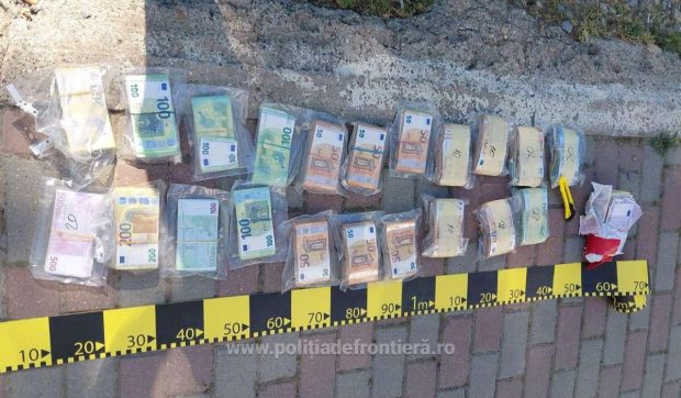 Șofer ucrainean reținut la Calafat cu peste 343.000 de euro ascunși în microbuz, în drum spre Bulgaria