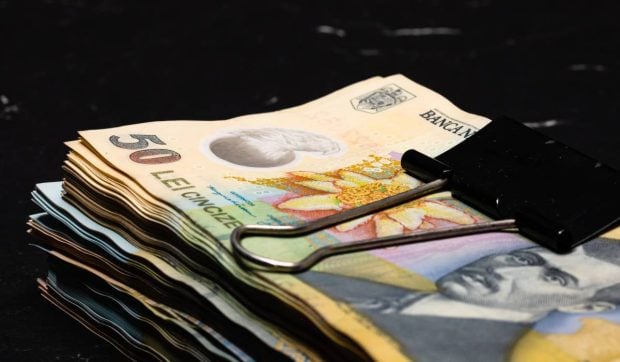 O femeie din Iași, acuzată că a fraudat statul cu peste un milion de euro folosindu-se de un bărbat vulnerabil