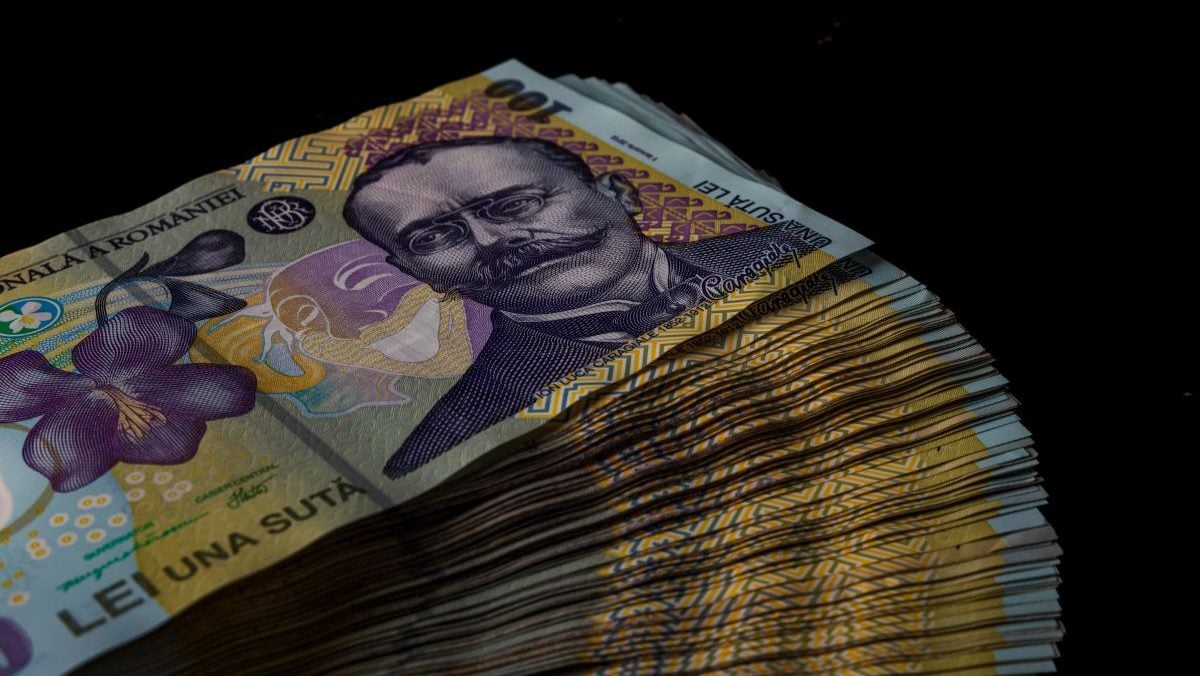 Poza pentru articolul Cât primești în mână de la 1 iulie din noul salariu minim și ce mai poți cumpăra cu o oră de muncă