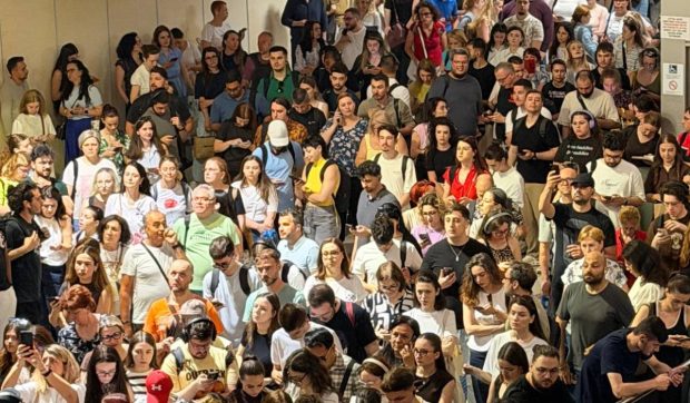 Defecțiune tehnică blochează circulația pe Magistrala 2 a metroului în stația Tineretului