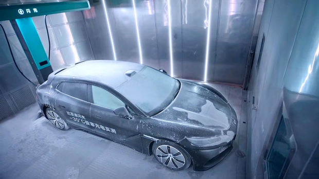 BYD a pus o mașină electrică la -30°C ca să arate cât de repede se încarcă noua baterie Blade. De ce testul contează pentru șoferii care se tem de iarnă