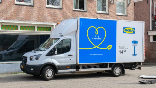 Trei șoferi români de TIR care duceau marfă pentru IKEA, au 