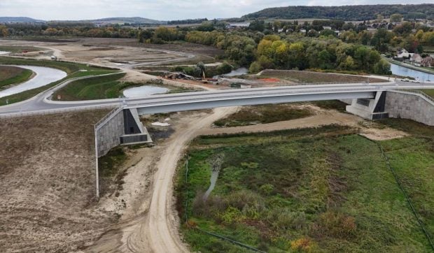 Un canal impresionant de 107 kilometri va conecta Franța, Belgia și Olanda, reducând traficul rutier și costurile de transport