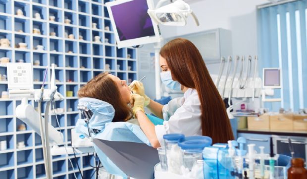 Cum a învins Otilia cancerul oral și cum poate ajuta OralOncoCheck la depistarea timpurie a bolii