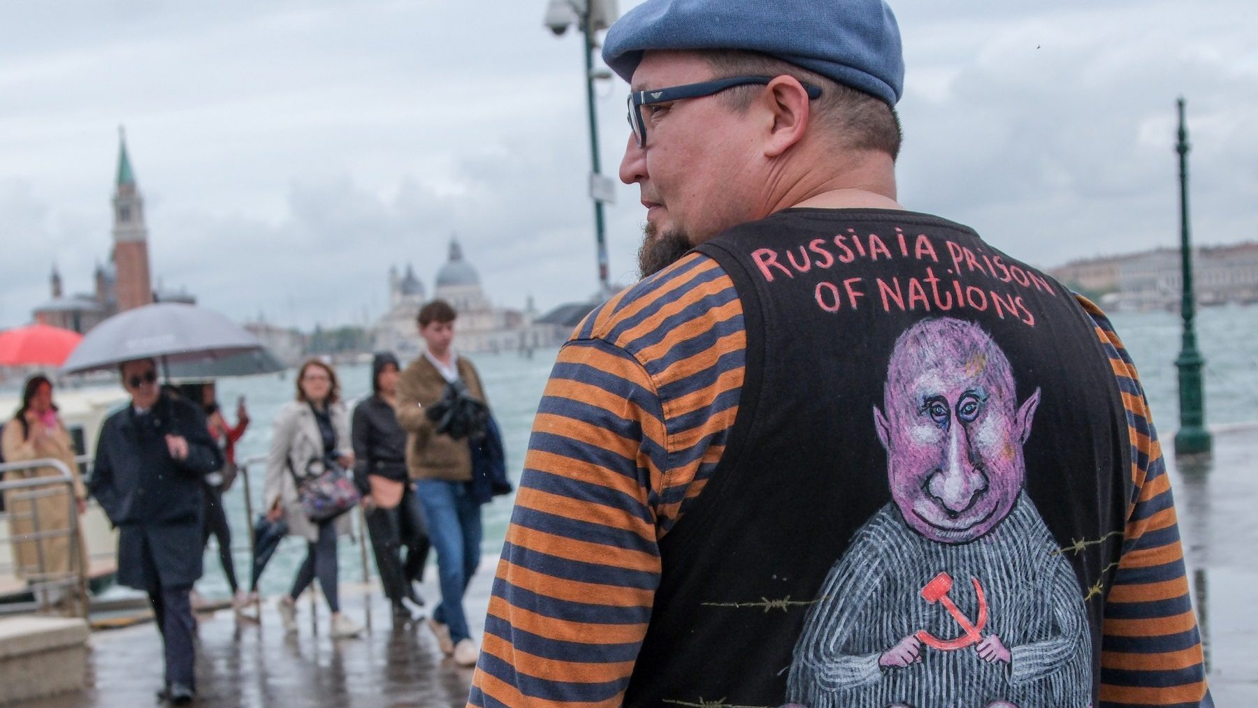 Poza pentru articolul Uciderea caricaturistului rus care l-a ironizat pe Putin este un asasinat politic, spune Donald Tusk