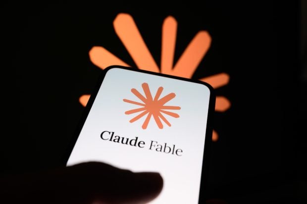 Anthropic suspendă utilizarea modelului avansat Claude Fable 5 după avertismente de securitate din SUA