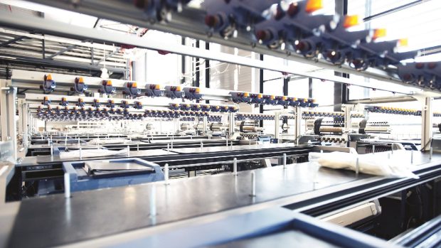 O legendă a industriei germane de tricotat, preluată de un grup chinez, încheind o eră istorică