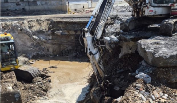 Probleme majore în Oradea: Centrul orașului a rămas fără apă din cauza unei avarii la o conductă veche