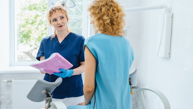 România, în lupta cu cancerul de col uterin: prevenția sub așteptări și provocările unui diagnostic tardiv