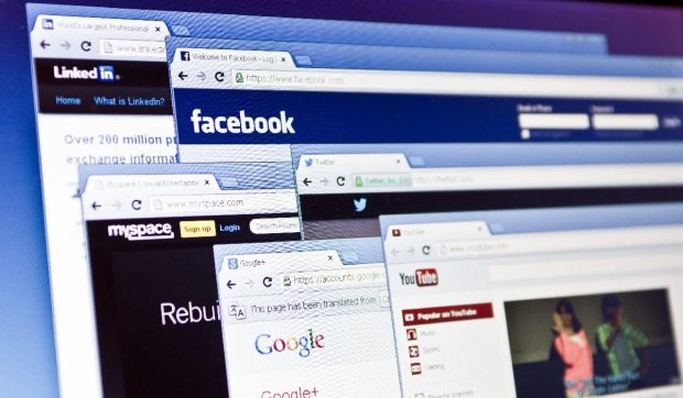 Internetul a detronat oficial televiziunea ca principal mediu de consum media în România. Raport Media Fact Book