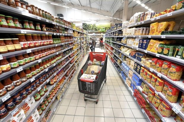 Alimentele de bază rămân cu adaos comercial plafon