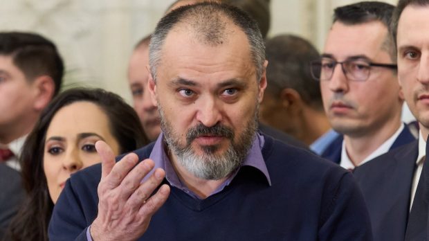 Reacții contrastante în USR după nominalizarea lui Adrian Veștea ca premier: susținere, critici și îngrijorări în partid