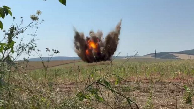 O dronă explozivă descoperită în județul Tulcea, detonată în siguranță după aproape două luni de la prăbușire