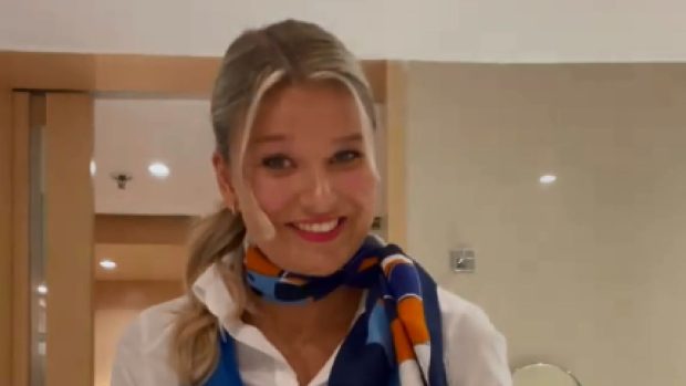 De ce să arunci întotdeauna o sticlă de apă sub patul de la hotel: „Sfat super util”