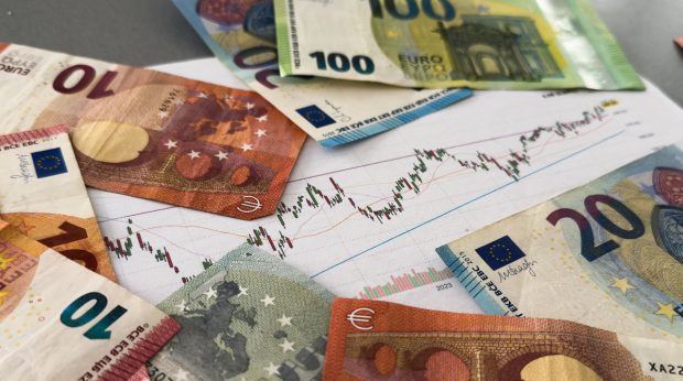 România, pe primul loc în UE la costul datoriei publice. Sta