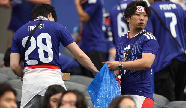 Suporterii japonezi impresionează la Cupa Mondială prin gestul lor exemplar de a curăța stadioanele