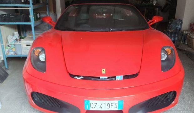 ANAF scoate la licitație un Ferrari F430 Spider cu reducere de 25% și o taxă de participare de peste 50.000 lei