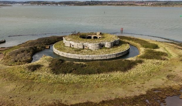 Fortul misterios de pe o insulă britanică va deveni noua senzație turistică, după decenii în paragină