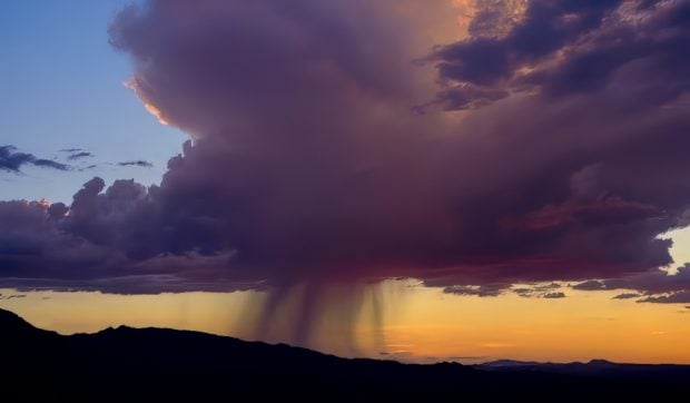 Harta ANM cu fenomene meteo extreme în 7 județe: ploi torențiale, grindină și vijelii până la noapte. Vreme severă și în București