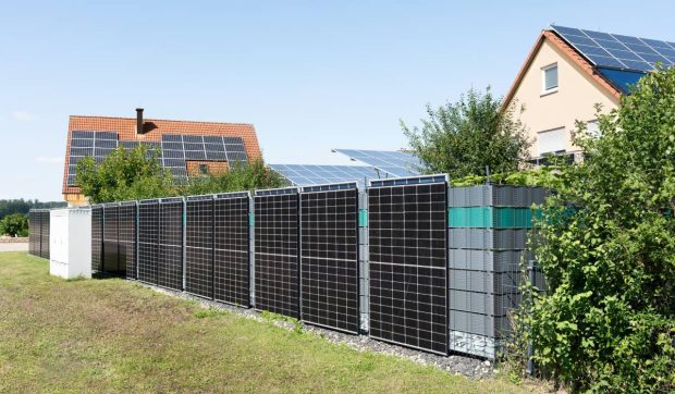 Gardurile solare, o nouă tendință pentru producerea energiei regenerabile în locuințe
