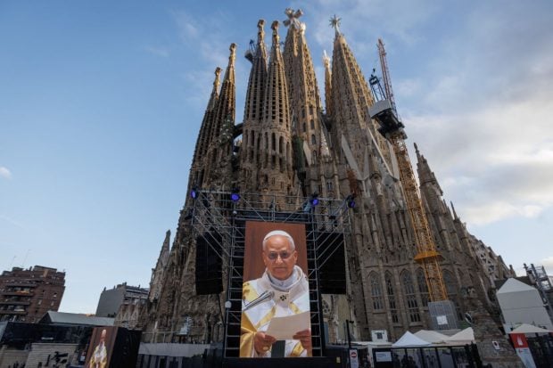 Papa Leon a sfințit Sagrada Familia din Barcelona 