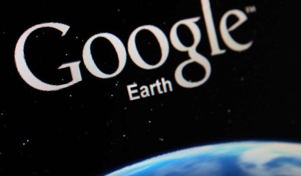 Google Earth introduce un simulator de zbor gratuit în browser, pentru explorări virtuale panoramice