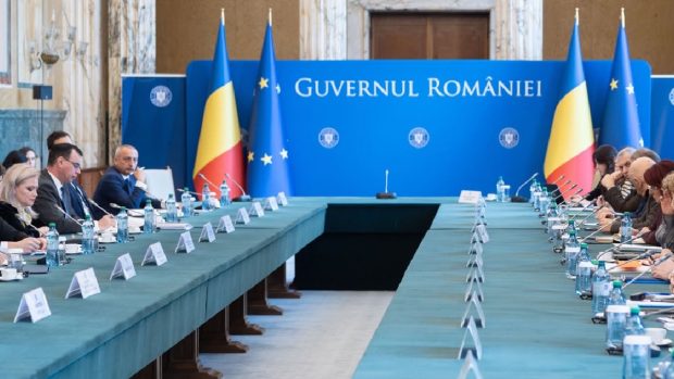 Cum se formează un guvern în România: Procedura de învestire, pașii legali și calendarul din Parlament. „Președintele are rolul dominant în procesul de selecție”