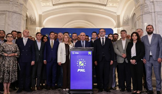 PNL amenință cu excluderea membrilor care vor susține Guvernul Veștea și solicită retragerea mandatului premierului desemnat