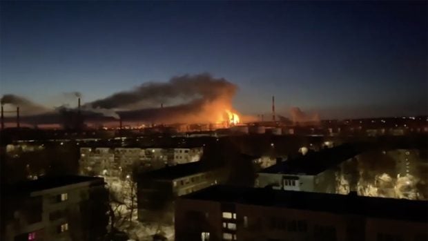 O rafinărie din Rusia nu mai funcționează, după ce a fost at