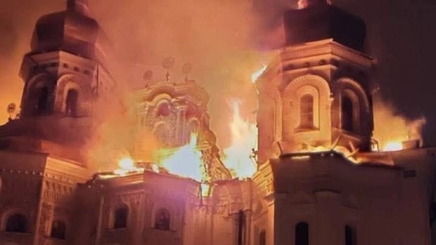 Kievul, ținta unui bombardament masiv: incendiu la Lavra Pecerska, simbol al Ucrainei. Cel puțin 19 răniți și 140.000 de locuințe fără curent
