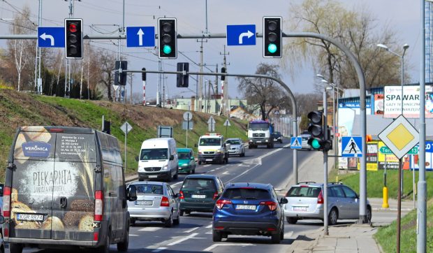 Confuzia frecventă între două semne rutiere asemănătoare, dar cu reguli distincte