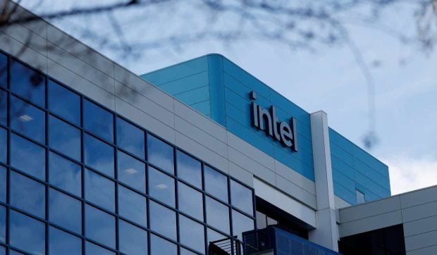 Donald Trump dezvăluie o posibilă colaborare Apple-Intel pentru cipuri fabricate în SUA, impact major pe bursă