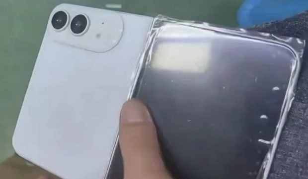 Apple revoluționează telefonia pliabilă cu o balama inovatoare din metal lichid pentru iPhone Ultra