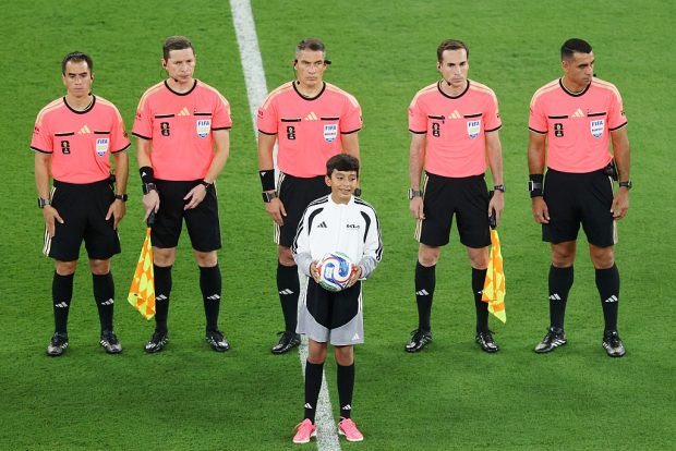 Japonia învinge clar Tunisia cu 4-0 în meciul istoric arbitrat de Istvan Kovacs