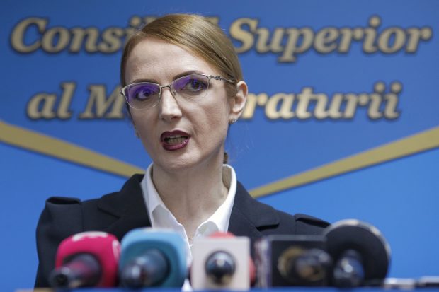 CSM spune că Lia Savonea va câștiga mai puțin decât un consilier prezidențial prin noua lege a salarizării. Reacția lui Dragoș Pîslaru înaintea discuțiilor de la Cotroceni