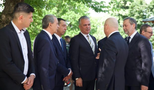Liberalii care au susținut Guvernul Veștea, excluși pentru „trădare” în cadrul noii conduceri PNL