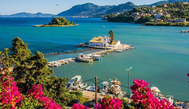 Vacante ieftine Corfu: Insula de Smarald unde amintirile prețioase nu costă o avere