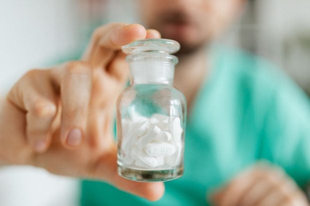 Rețete magistrale și medicamente personalizate: Unde găsești în Sudul României o farmacie cu laborator propriu