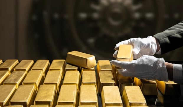 Trei italieni, prinși după ce au furat 230 kg de aur și l-au transformat ilegal în lingouri în Elveția