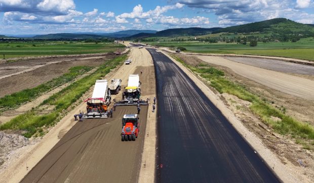 Avans semnificativ pe Lotul 1 al Autostrăzii Unirii A8: jumătate din lucrări finalizate între Târgu Mureș și Miercurea Nirajului