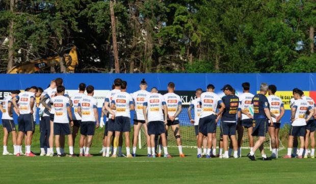 Cine sunt cei 23 de tricolori aleși de Gică Hagi pentru meciul Georgia – România. Fotbaliștii rămași la Mogoșoaia