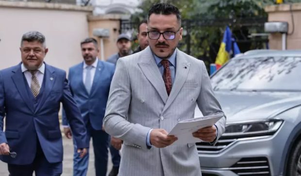Makaveli, reținut după ce a fost audiat timp de mai multe or