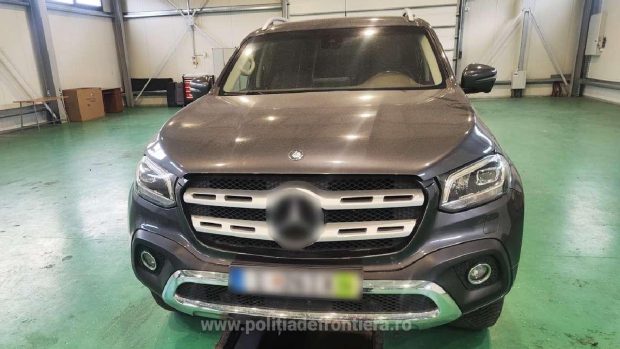 Polițiștii din Suceava au descoperit trei mașini urmărite internațional, evaluate la peste 470.000 de lei