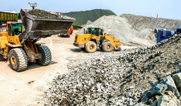 Descoperire majoră în Nigeria: Zăcământ de litiu de 3,3 milioane de tone evaluat la peste 170 de miliarde de dolari, găsit într-o mină de granit