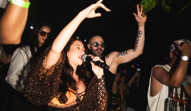Imagine Stire Imagini cu Nicole Cherry la petrecerea lui J. Balvin din Cartagena de final de turneu: „Seară incredibilă, plină de energie” | 2review.ro
